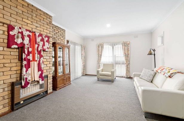 Grand Family Home with Swimming Pool - Photo 1