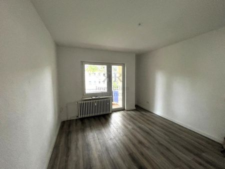 Kleine 3,5 Raum Wohnung mit Balkon im 2. Obergeschoss - Foto 2