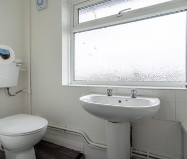 3 bedroom apartment to rent - Photo 4