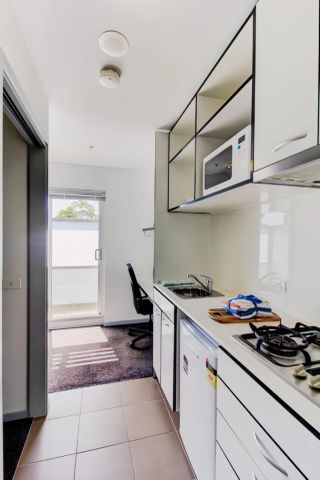 Standard Studio with balcony - Photo 5