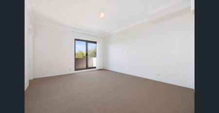 Bright Beachside Living - Photo 3