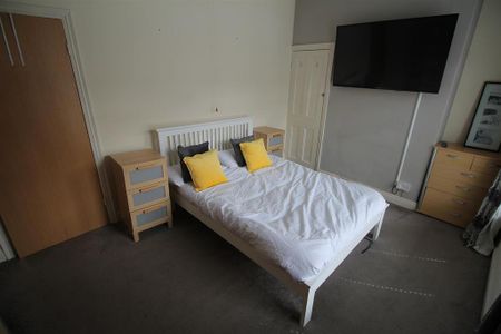 3 bedroom house share to rent - Photo 4