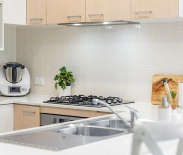 4 Bedrooms plus study in Coomera! - Photo 3