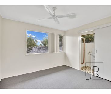 2 Ensenada Court, Broadbeach Waters QLD 4218 - House For Rent | Domain - Photo 3