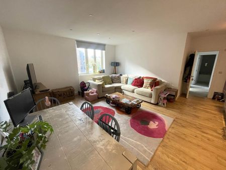 2 bedroom flat to rent - Photo 3