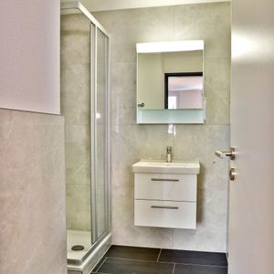 Ideal for singles - compact, central and quiet! - Photo 3