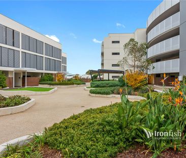 Perfect location offering both leisure & function amenities! - Photo 3