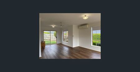 Spacious And Bright Unit! - Photo 3