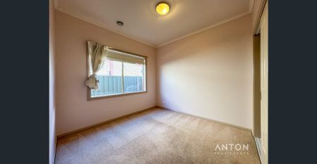 4 Bedroom Home in Prime Point Cook Location - Photo 5