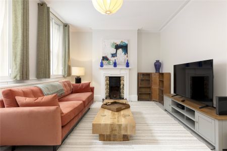 Church Court, Richmond, TW9 maisonette to rent - Photo 2