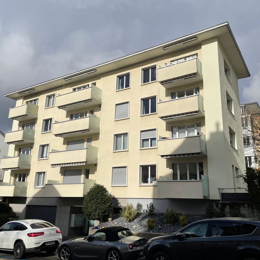 3.5 Zimmerwohnung mit wunderschöner Weitsicht - Foto 1