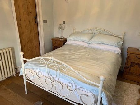 A wonderful and immaculate recently renovated one bedroom cottage just north of Bath in Tormarton, offered unfurnished. - Photo 3