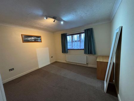 2 bedroom semi-detached house to rent - Photo 4