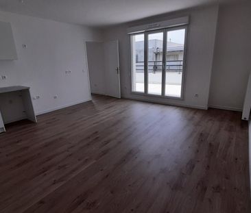 location Appartement T2 DE 46.6m² À DRANCY - Photo 2