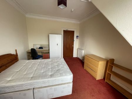 20 Top Floor, Whitehall Street, DD1 4AF, Dundee - Photo 2