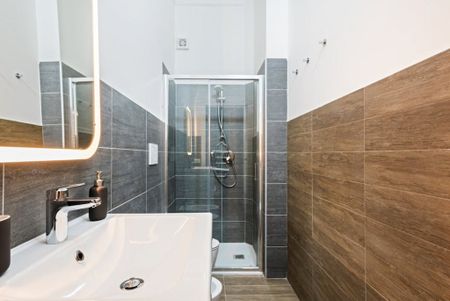 Via Podgora, Milan, Lombardy 20122 - Photo 3