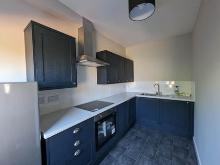 2 bed Flat to rent - Photo 4