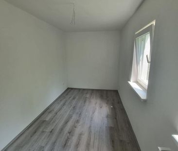 Ab April 2026 in familienfreundlicher Wohnlage! Umfangreich renovie... - Photo 3