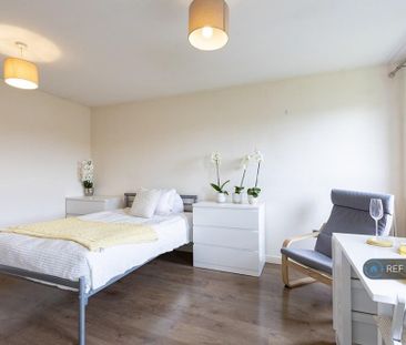 Studio to rent - Photo 5