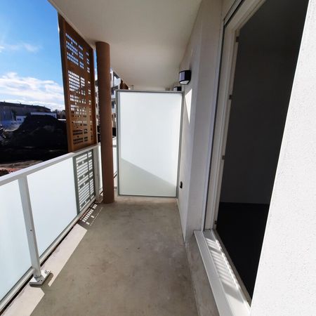 Location Appartement 1 pièce 18m² NIMES 30000 - Photo 2
