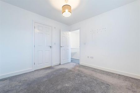 2 bedroom semi-detached house to rent - Photo 4