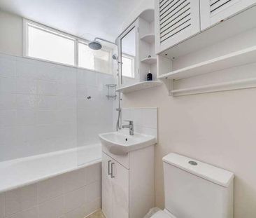 Hanger View Way, West Acton, W3 - Photo 5