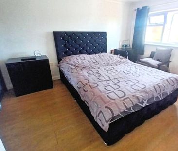 Jubilee Close - Photo 6