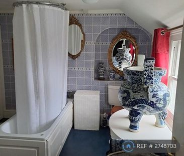 1 bedroom in a house share to rent - Photo 3