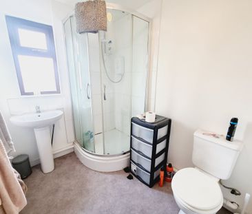 4 Bed Student Accommodation - Photo 4