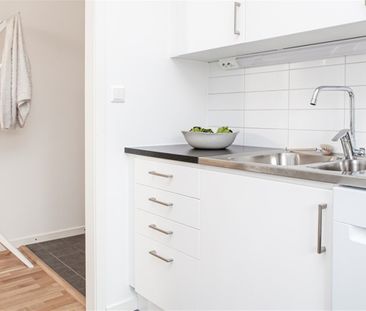Carlavägen 38 - Photo 1