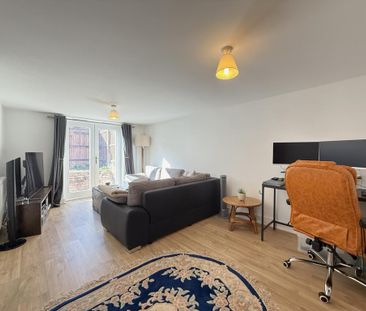 1 bedroom ground floor flat to rent - Photo 2