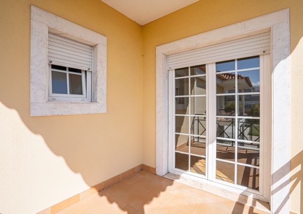 4 BEDROOM FLAT IN QUINTA DA BELOURA II - SINTRA