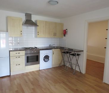 1 Bed Maisonette, Shinners Close, SE25 - Photo 3