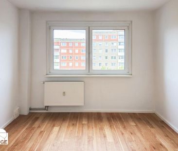 Moderne 3-Raum-Wohnung mit Balkon – zentral, hell & mit 250-€-Bauma... - Foto 3