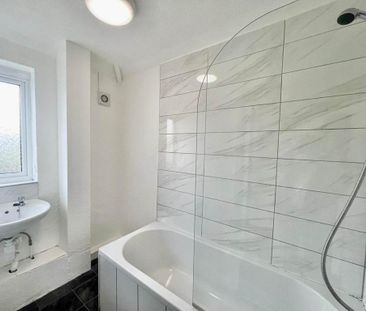 2 bedroom semi-detached house to rent - Photo 3