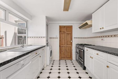 2 bedroom semi-detached house to rent - Photo 5