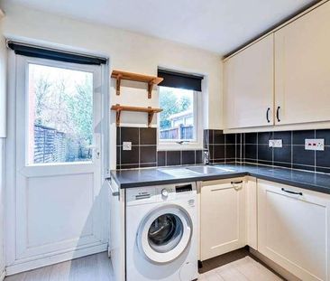 Hedgerley Court, Goldsworth, GU21 - Photo 4