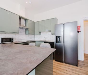 8 bedroom flat share to rent - Photo 4