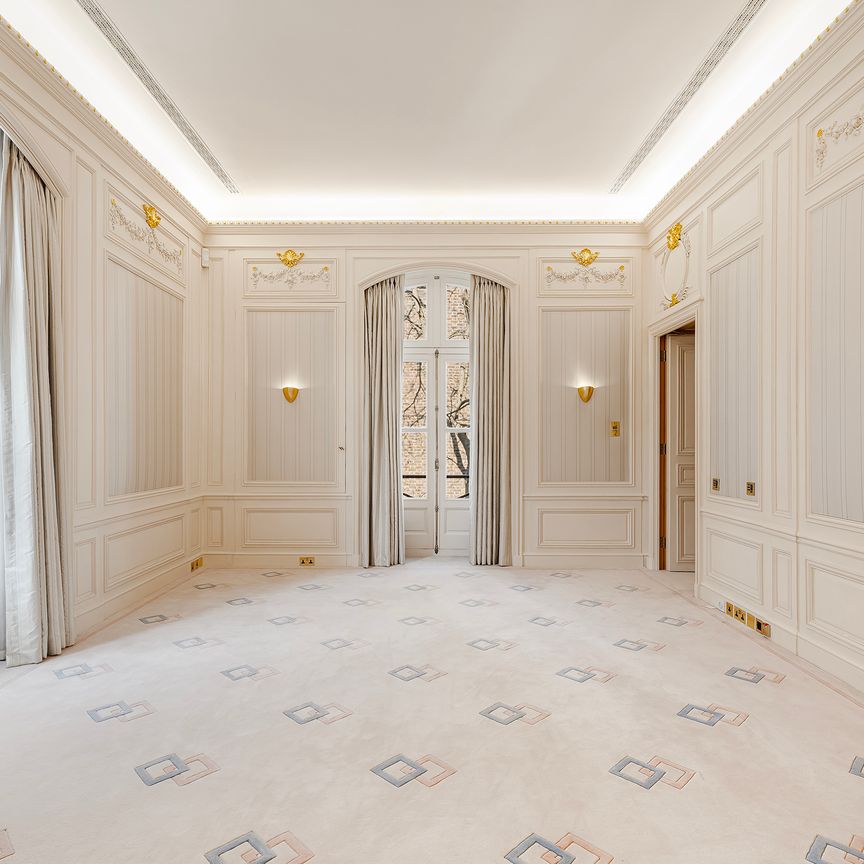 A Bright First-Floor Home on Eaton Place - Photo 1