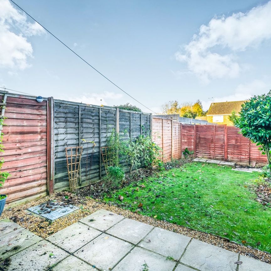 2 bedroom house to rent Beech Road, Horsham, RH12 - Photo 1