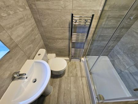 8 bedroom semi-detached house to rent - Photo 5