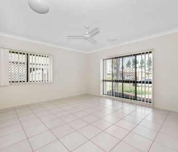 Large Four Bedroom Home - Photo 6