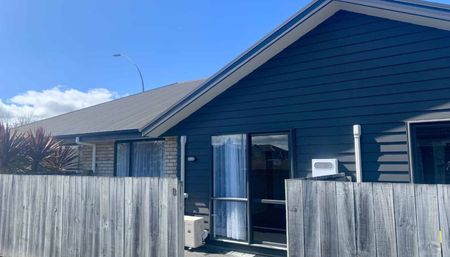 Minutes Walk to University - Photo 5