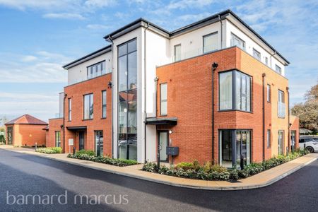 16 Lambert Place, Thames Ditton - Photo 4