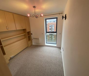 2 bedroom flat to rent - Photo 2