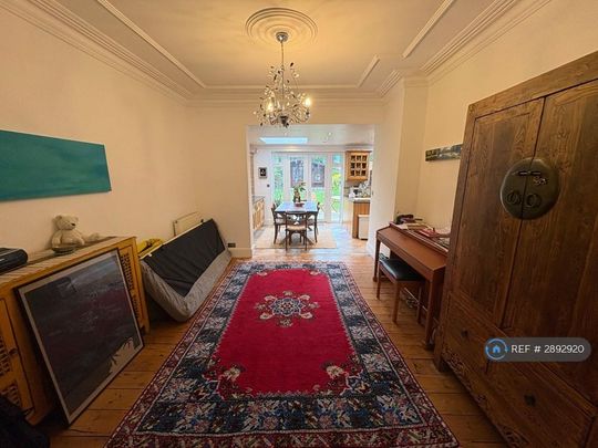 4 bedroom terraced house to rent - Photo 1