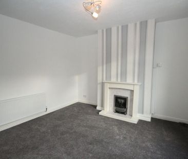 2 bedroom end of terrace house to rent - Photo 3