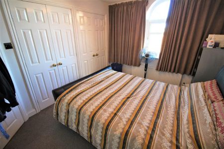 4 bedroom detached house to rent - Photo 4