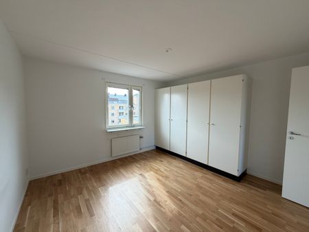 Slottsgatan 141 – 3rok (lgh 1402) - Photo 3