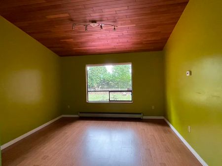 Sophisticated and Well Maintained Four Bedroom Rancher - Photo 4